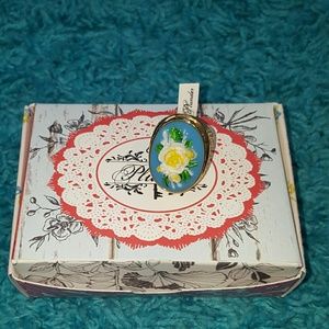 Gold rose cameo blue statement ring